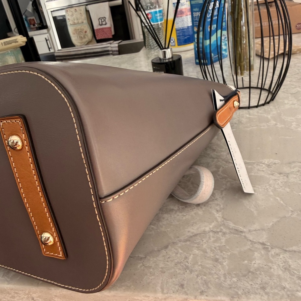 Dooney & Bourke Wexford Leather Small Ridley bag - Picture 4 of 7